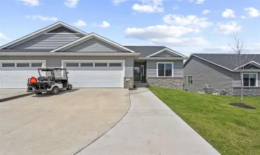 4 Bedrooms Bedrooms, ,3 BathroomsBathrooms,Residential,8 Lazy Brook Dr, West Branch, Iowa 52358,202503166