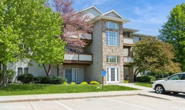 2 Bedrooms Bedrooms, ,1 BathroomBathrooms,Residential,2540 Rushmore Dr, Iowa City, Iowa 52246,202503180
