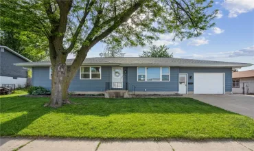4 Bedrooms Bedrooms, ,2 BathroomsBathrooms,Residential,135 31st, Cedar Rapids, Iowa 52405,2503456