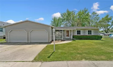 3 Bedrooms Bedrooms, ,1 BathroomBathrooms,Residential,777 Marion, Marengo, Iowa 52301,2503392