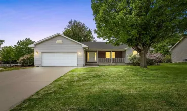 5 Bedrooms Bedrooms, ,3 BathroomsBathrooms,Residential,1451 Chamberlain Dr, Iowa City, Iowa 52240,202503190