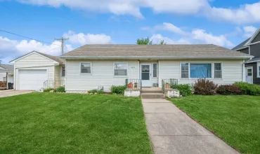 Vinyl siding & main level living