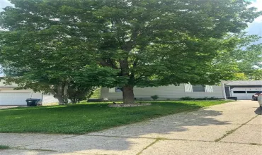2 Bedrooms Bedrooms, ,1 BathroomBathrooms,Residential,4047 Bedford, Davenport, Iowa 52806,2503517