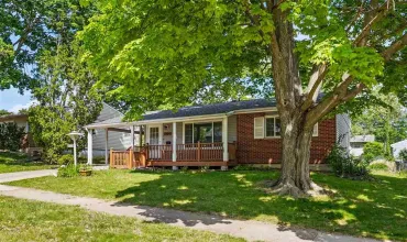 3 Bedrooms Bedrooms, ,1 BathroomBathrooms,Residential,1104 Carver St, Iowa City, Iowa 52245,202503268