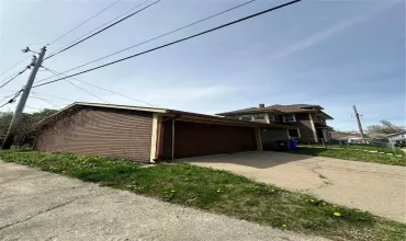 4 Bedrooms Bedrooms, 9 Rooms Rooms,1 BathroomBathrooms,Residential,800 19th St Se, Cedar Rapids, Iowa 52403,2503633