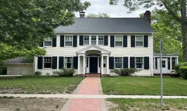 5 Bedrooms Bedrooms, ,3 BathroomsBathrooms,Residential,620 Summit Street, Iowa City, Iowa 52240,202503313