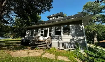 5 Bedrooms Bedrooms, ,3 BathroomsBathrooms,Residential,900 Dodge Street, Iowa City, Iowa 52240,202503345