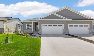 4 Bedrooms Bedrooms, ,3 BathroomsBathrooms,Residential,1237 Berkshire Ln, North Liberty, Iowa 52317,202503356