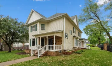 5 Bedrooms Bedrooms, ,2 BathroomsBathrooms,Residential,205 Ford, Anamosa, Iowa 52205,2503729