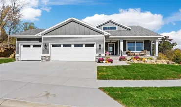 2 Bedrooms Bedrooms, ,2 BathroomsBathrooms,Residential,2012 Sierra Circle, Cedar Rapids, Iowa 52402,202503280