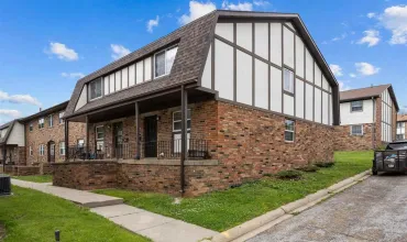 3 Bedrooms Bedrooms, ,2 BathroomsBathrooms,Residential,208 21st Avenue Pl, Coralville, Iowa 52241,202503451