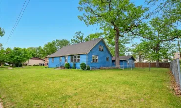 4 Bedrooms Bedrooms, ,2 BathroomsBathrooms,Residential,113 Chaffee, Hiawatha, Iowa 52233,2503783