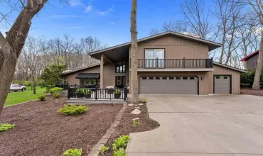 5 Bedrooms Bedrooms, ,4 BathroomsBathrooms,Residential,120 Golf View Lane, Washington, Iowa 52353,202503384