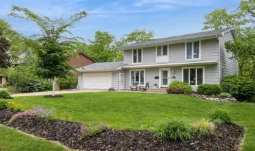 5 Bedrooms Bedrooms, ,3 BathroomsBathrooms,Residential,2232 Birchwood Dr NE, Cedar Rapids, Iowa 52402,202503520