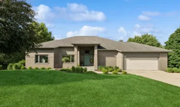 4 Bedrooms Bedrooms, ,2 BathroomsBathrooms,Residential,53 Kennedy Pkwy, Iowa City, Iowa 52246,202503521