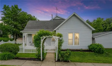 4 Bedrooms Bedrooms, ,2 BathroomsBathrooms,Residential,107 Penn, Williamsburg, Iowa 52361,2503931