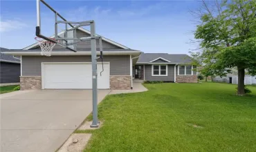 4 Bedrooms Bedrooms, 5 Rooms Rooms,3 BathroomsBathrooms,Residential,1725 49th, Marion, Iowa 52302,2503963