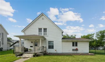 3 Bedrooms Bedrooms, ,2 BathroomsBathrooms,Residential,407 7th AVE, Cedar Rapids, Iowa 52404,2503979