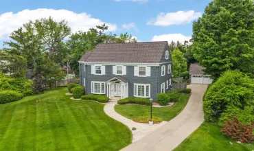 4 Bedrooms Bedrooms, ,3 BathroomsBathrooms,Residential,307 Crescent, Cedar Rapids, Iowa 52403,2503402
