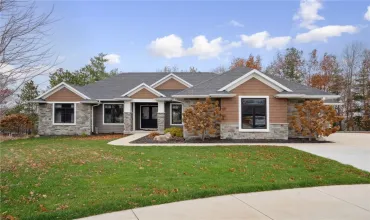 6 Bedrooms Bedrooms, ,3 BathroomsBathrooms,Residential,3037 Dell Ridge, Hiawatha, Iowa 52233,2408090