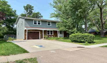5 Bedrooms Bedrooms, ,2 BathroomsBathrooms,Residential,2416 Mayfield Rd, Iowa City, Iowa 52245,202503586