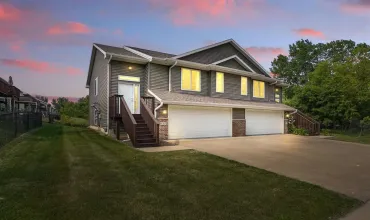 3 Bedrooms Bedrooms, ,3 BathroomsBathrooms,Residential,448 Rj Dr, Tiffin, Iowa 52340,202503634