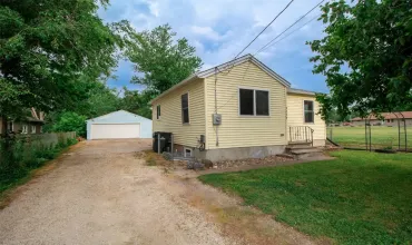 3 Bedrooms Bedrooms, 6 Rooms Rooms,2 BathroomsBathrooms,Residential,2339 Rompot, Cedar Rapids, Iowa 52403,2504085