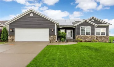 5 Bedrooms Bedrooms, ,3 BathroomsBathrooms,Residential,2108 Radcliffe Dr, Cedar Rapids, Iowa 52404,2504110