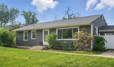 3 Bedrooms Bedrooms, 8 Rooms Rooms,1 BathroomBathrooms,Residential,2825 14th, Cedar Rapids, Iowa 52403,2504216