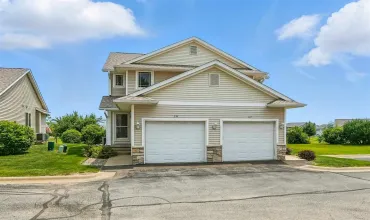 2 Bedrooms Bedrooms, ,1 BathroomBathrooms,Residential,1450 Tower Ln NE, Cedar Rapids, Iowa 52402,202503794
