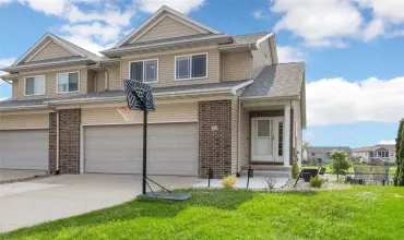 4 Bedrooms Bedrooms, ,3 BathroomsBathrooms,Residential,32 Park Ridge, North Liberty, Iowa 52317,2504272