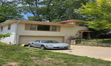 3 Bedrooms Bedrooms, 7 Rooms Rooms,1 BathroomBathrooms,Residential,649 40th, Cedar Rapids, Iowa 52403,2504405