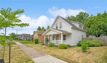 3 Bedrooms Bedrooms, ,1 BathroomBathrooms,Residential,1206 9th, Cedar Rapids, Iowa 52405,2504410