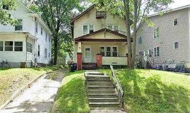 5 Bedrooms Bedrooms, ,2 BathroomsBathrooms,Residential,528 Lucas St, Iowa City, Iowa 52240,202503943