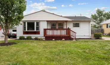 3 Bedrooms Bedrooms, ,2 BathroomsBathrooms,Residential,1048 Clifton St, Cedar Rapids, Iowa 52402,202503951