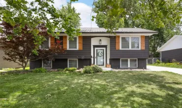 4 Bedrooms Bedrooms, ,2 BathroomsBathrooms,Residential,6234 Eastview, Cedar Rapids, Iowa 52404,2504295