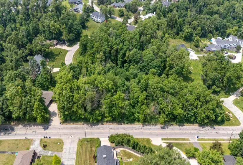 Fully wooded lot facing 34th St SE