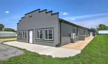 Commercial Sale,612 Front St, Stanwood, Iowa 52337,2504474