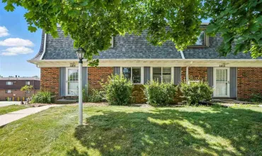 3 Bedrooms Bedrooms, ,1 BathroomBathrooms,Residential,3415 Court St, Iowa City, Iowa 52245,202504015