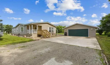 3 Bedrooms Bedrooms, ,2 BathroomsBathrooms,Residential,3017 118th St, Amana, Iowa 52203,202504016