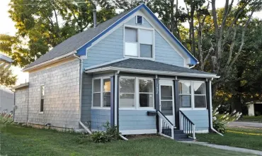 4 Bedrooms Bedrooms, ,2 BathroomsBathrooms,Residential,1402 N, Cedar Rapids, Iowa 52404,2504463