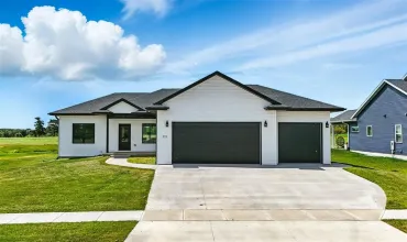 3 Bedrooms Bedrooms, ,2 BathroomsBathrooms,Residential,313 Augusta National Blvd, Washington, Iowa 52353,202504028