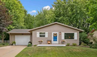 2 Bedrooms Bedrooms, ,1 BathroomBathrooms,Residential,75 Birch Ct, North Liberty, Iowa 52317,202504053