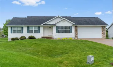 5 Bedrooms Bedrooms, 8 Rooms Rooms,3 BathroomsBathrooms,Residential,191 Bear Creek, Palo, Iowa 52324,2504558