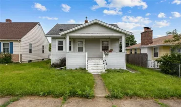 2 Bedrooms Bedrooms, 4 Rooms Rooms,1 BathroomBathrooms,Residential,642 19th Ave SW, Cedar Rapids, Iowa 52404,2504499