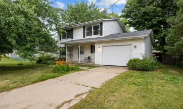 4 Bedrooms Bedrooms, ,1 BathroomBathrooms,Residential,175 Prairie Ridge, North Liberty, Iowa 52317,2504538
