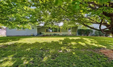 5 Bedrooms Bedrooms, ,2 BathroomsBathrooms,Residential,106 Farmer St, Brighton, Iowa 52540,202504072