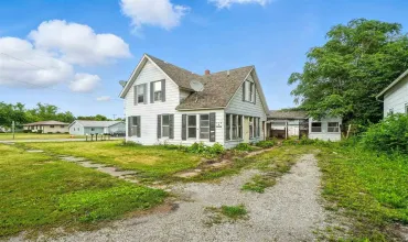 3 Bedrooms Bedrooms, ,2 BathroomsBathrooms,Residential,113 Green St, Keota, Iowa 52248,202504073