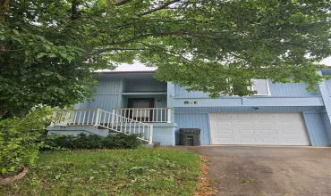 3 Bedrooms Bedrooms, ,2 BathroomsBathrooms,Residential,830 Dover St, Iowa City, Iowa 52245,202504075