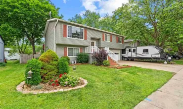 4 Bedrooms Bedrooms, ,1 BathroomBathrooms,Residential,1503 Esther St, Iowa City, Iowa 52240,202504079